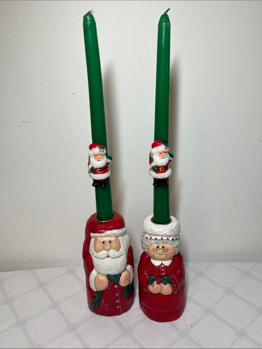 Vintage Taper Candles with Santa & Mrs. Claus Holders
🎄